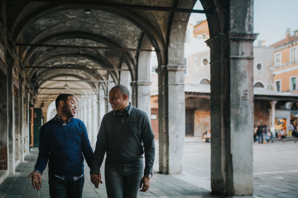 same-sex wedding proposal in Venice by Luka Mario, your photographer in Italy 