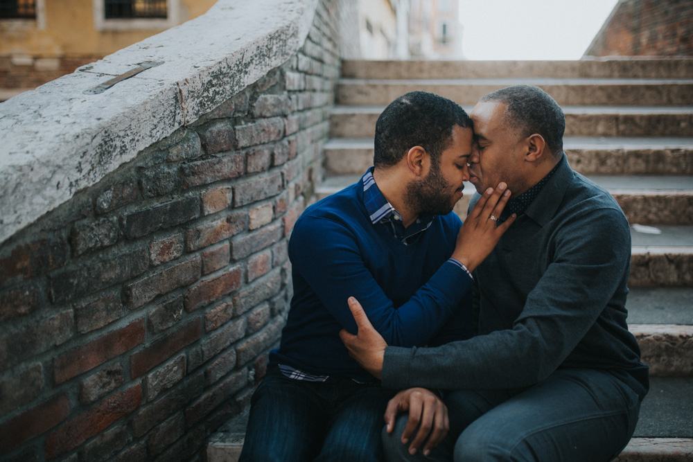 same-sex proposal in Venice by Luka Mario, your photographer in Italy 