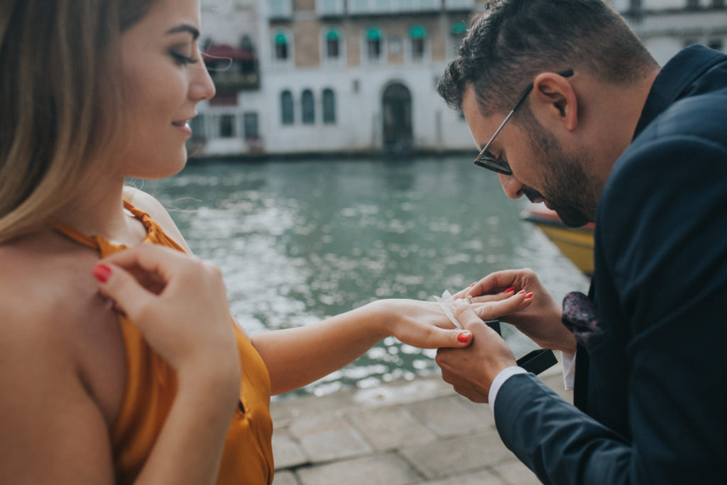 proposal photoshoot in Venice, Italy by Luka Mario - photographer in Venice