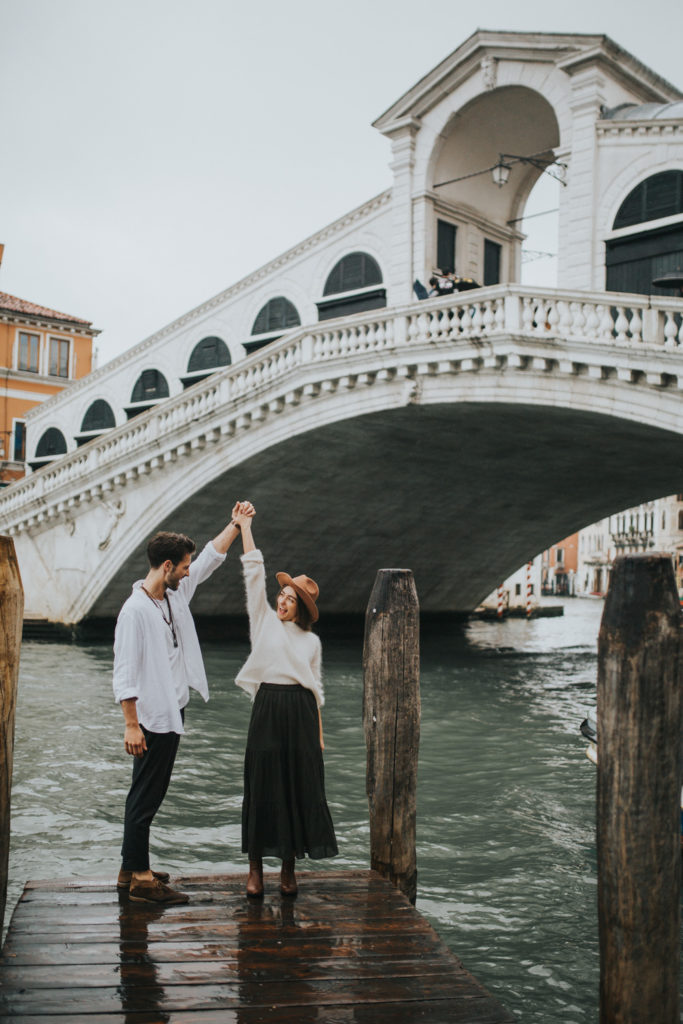 Rialto bridge Venice couples photographer
