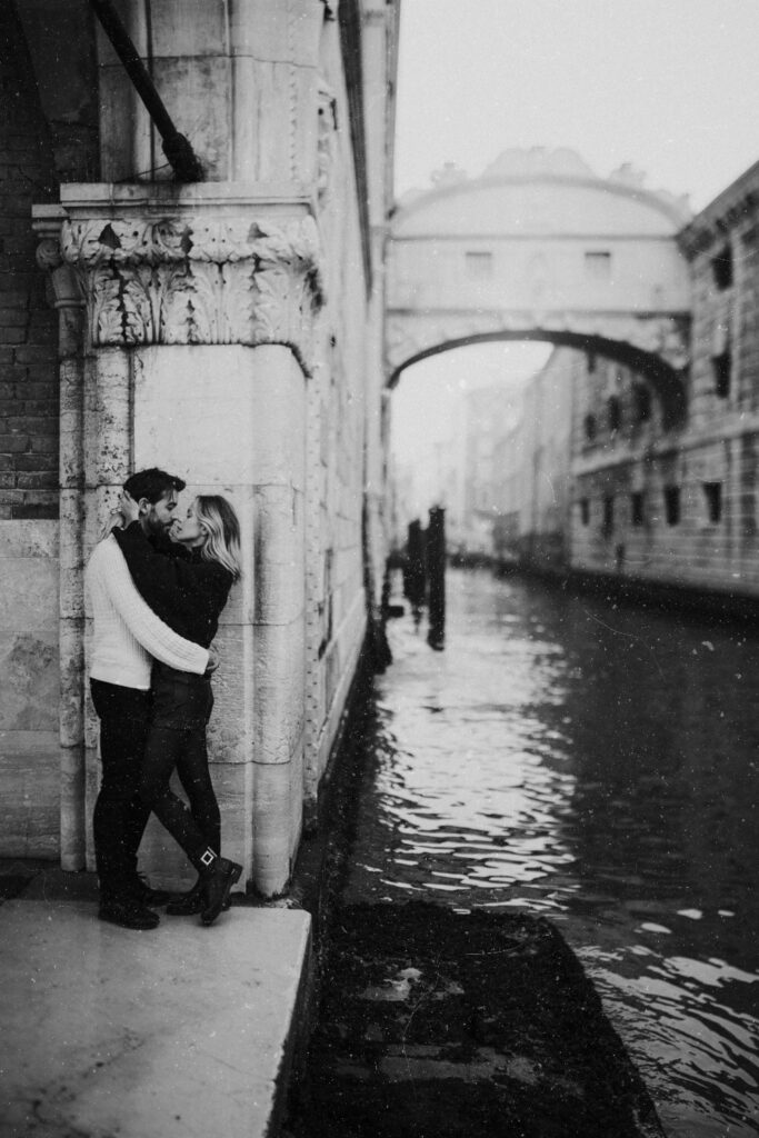 Couple under the Bridge of Sighs
